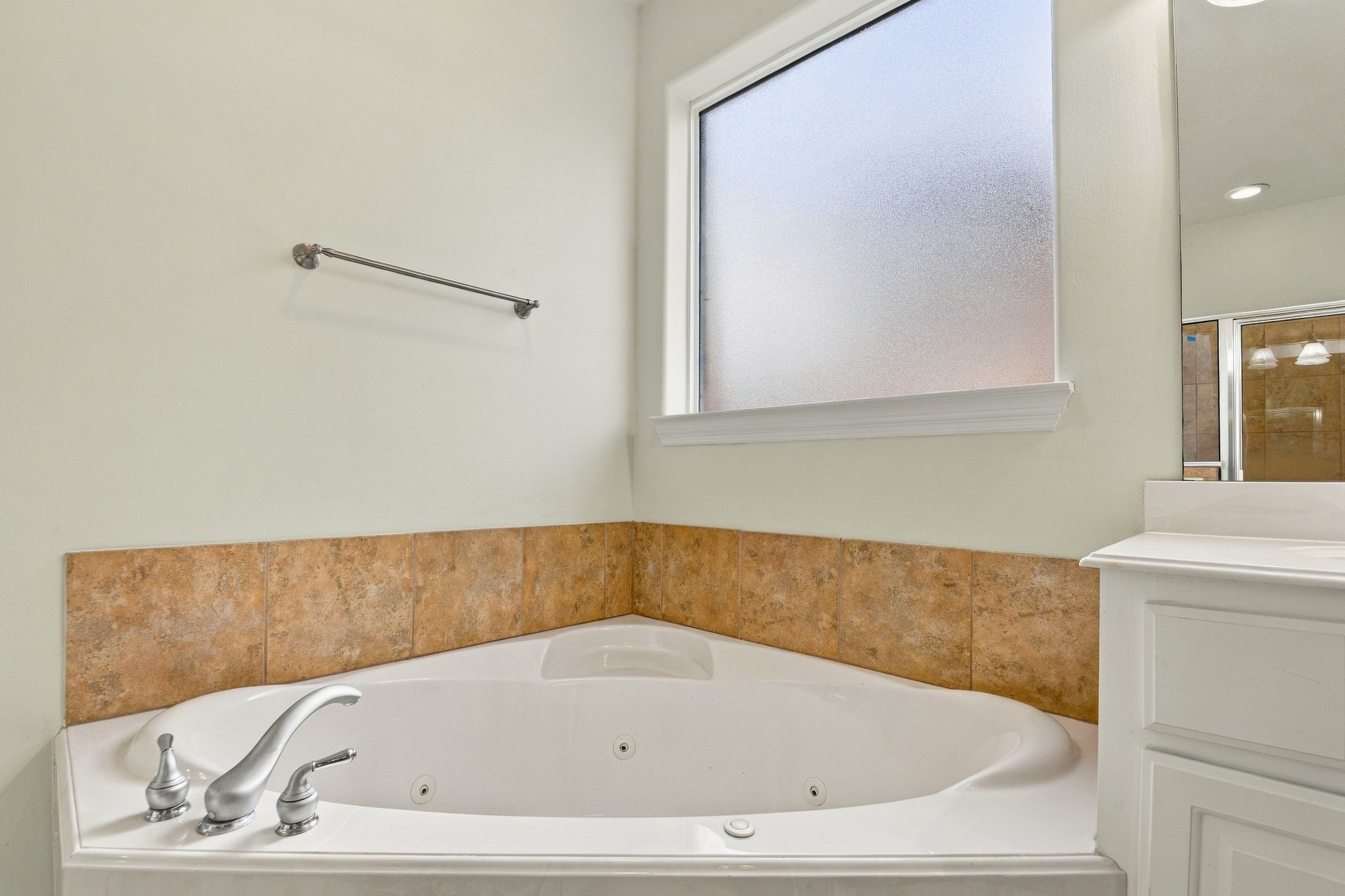 4906 Canterbury Way, Houston, TX 77069