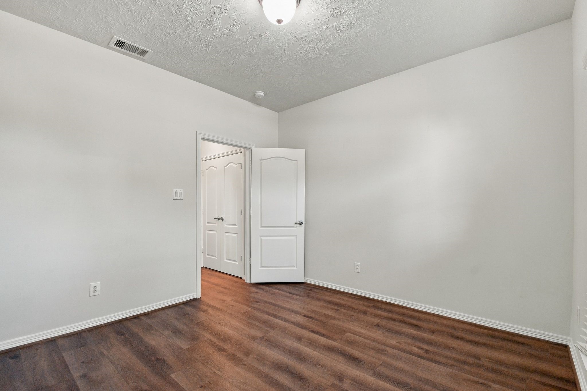 4906 Canterbury Way, Houston, TX 77069