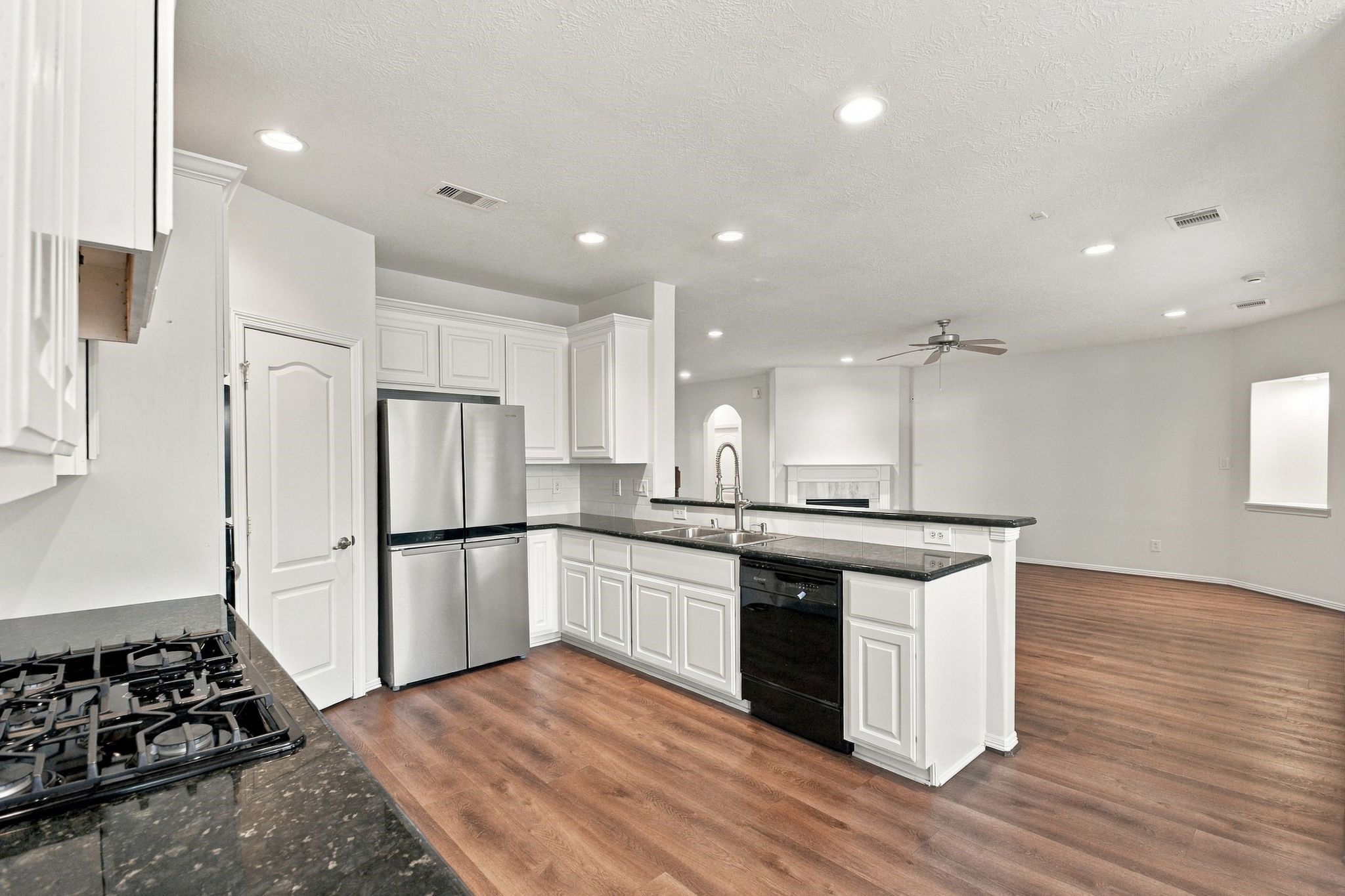 4906 Canterbury Way, Houston, TX 77069