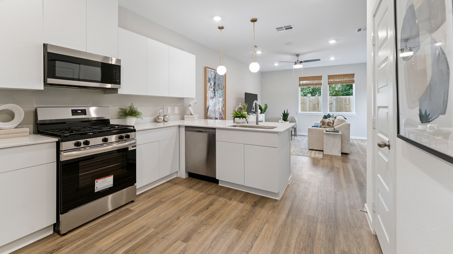5906 Manning Oaks Street, Houston, TX 77091