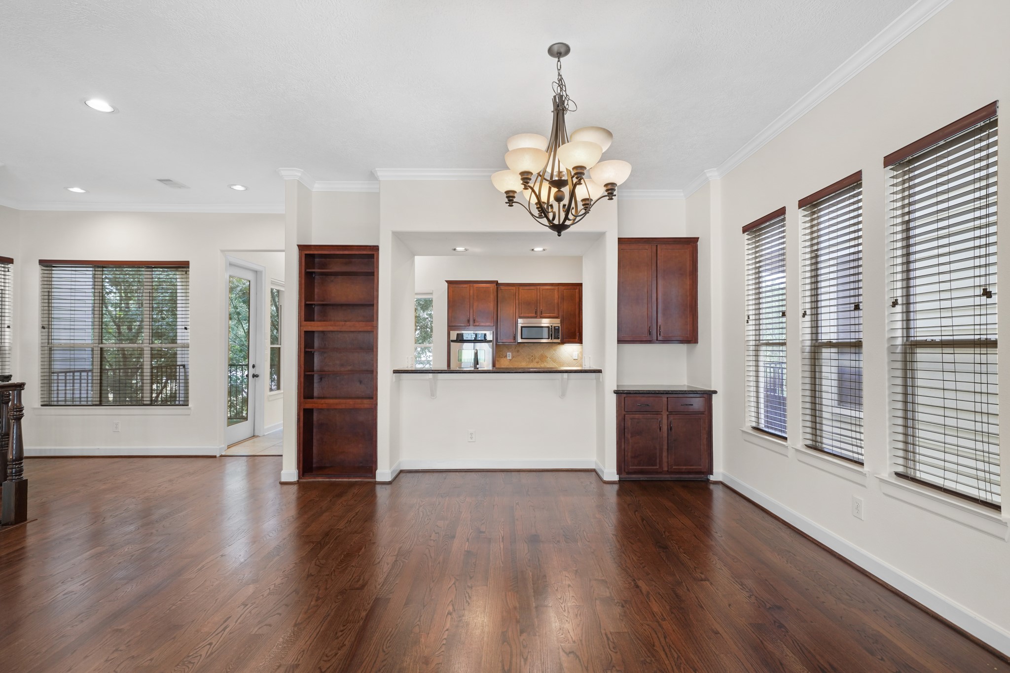 Your family and friends will dine in style under this gorgeous pendant lighting.