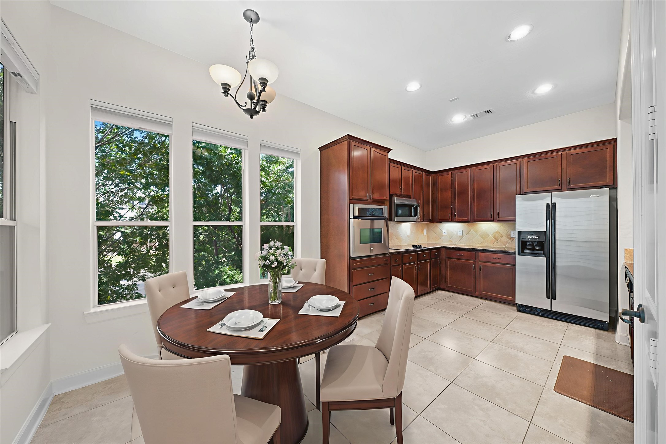 Virtually Staged: Charming breakfast nook, perfect for your morning coffee.