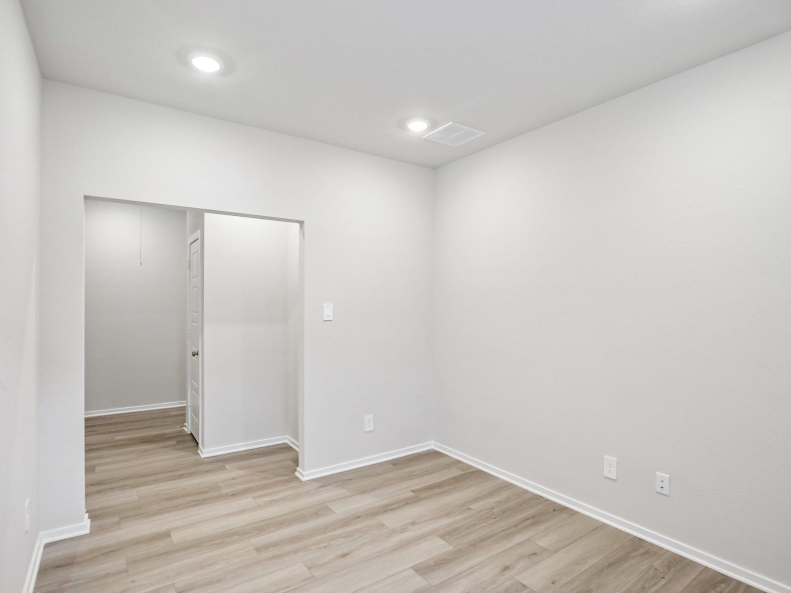 Photo is not of the actual home, but is an inspirational photo of builder's model home and may depict furnishings, options, and/or decorator features that are not included.