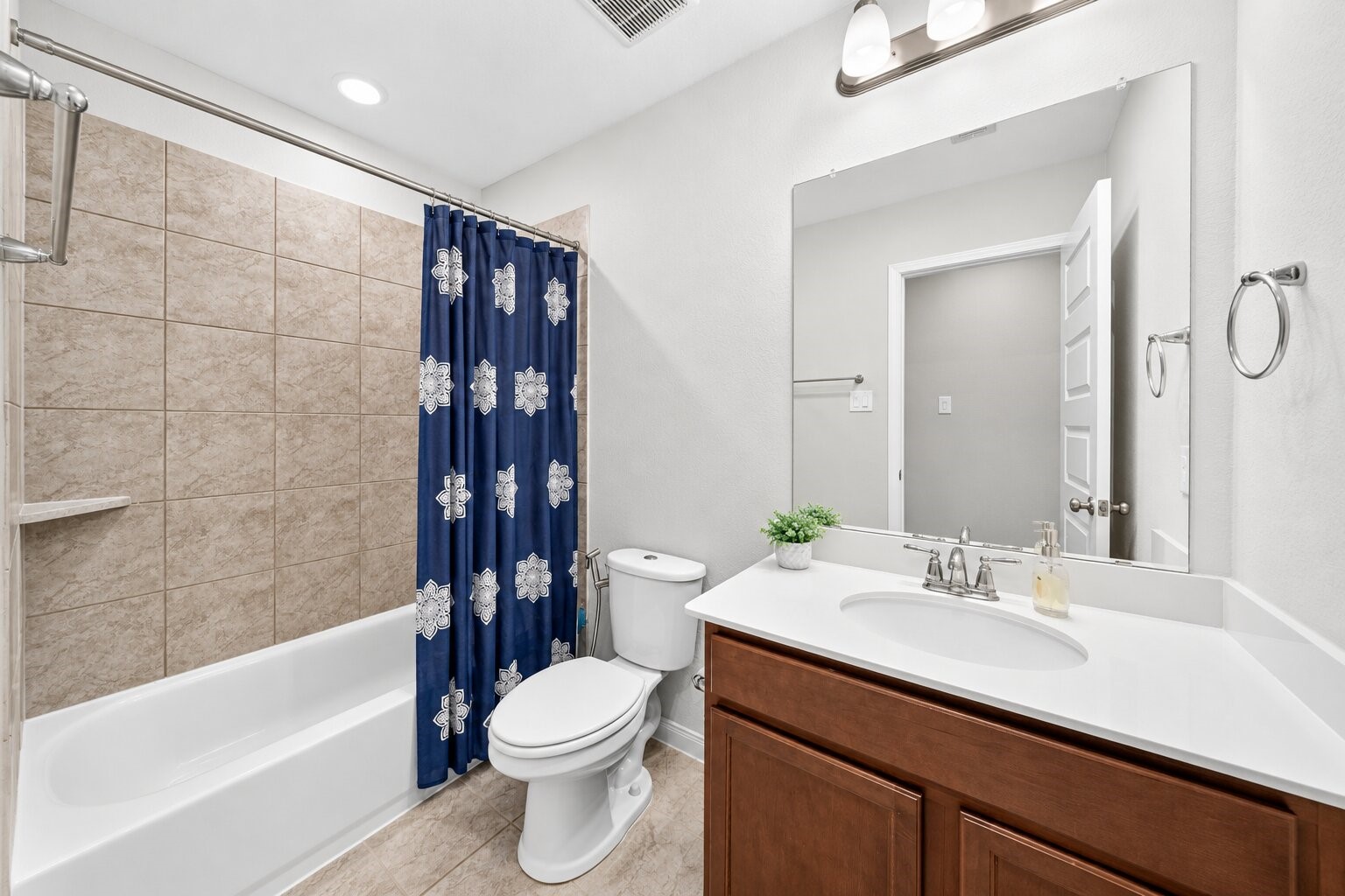 1935 Heather Canyon Drive, Pearland, TX 77089