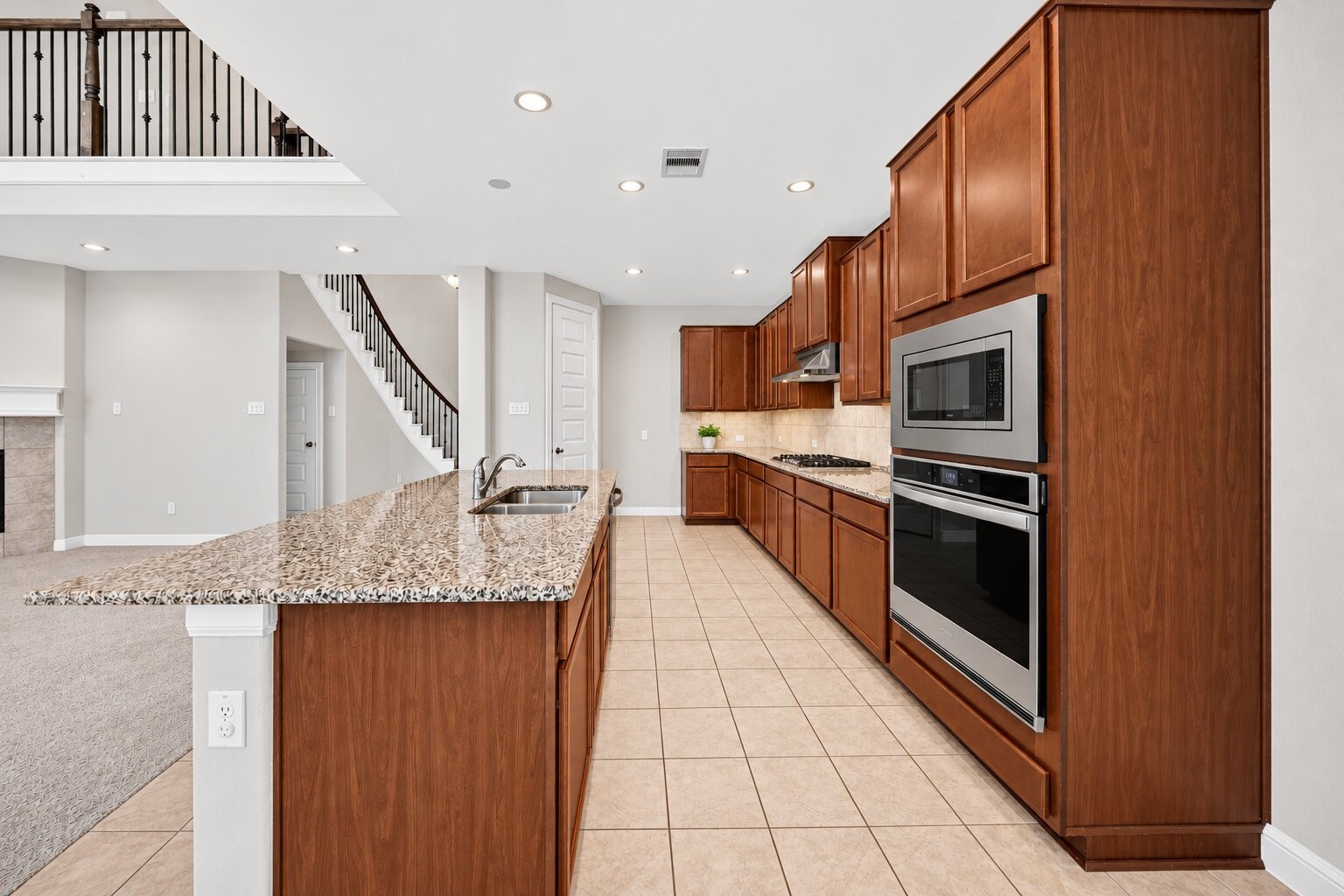 1935 Heather Canyon Drive, Pearland, TX 77089