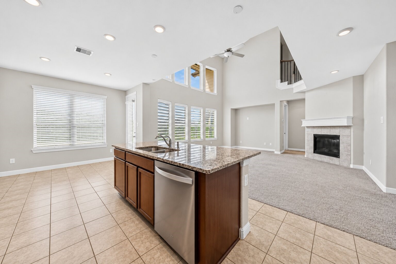 1935 Heather Canyon Drive, Pearland, TX 77089