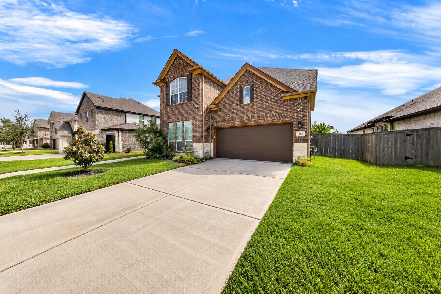 1935 Heather Canyon Drive, Pearland, TX 77089