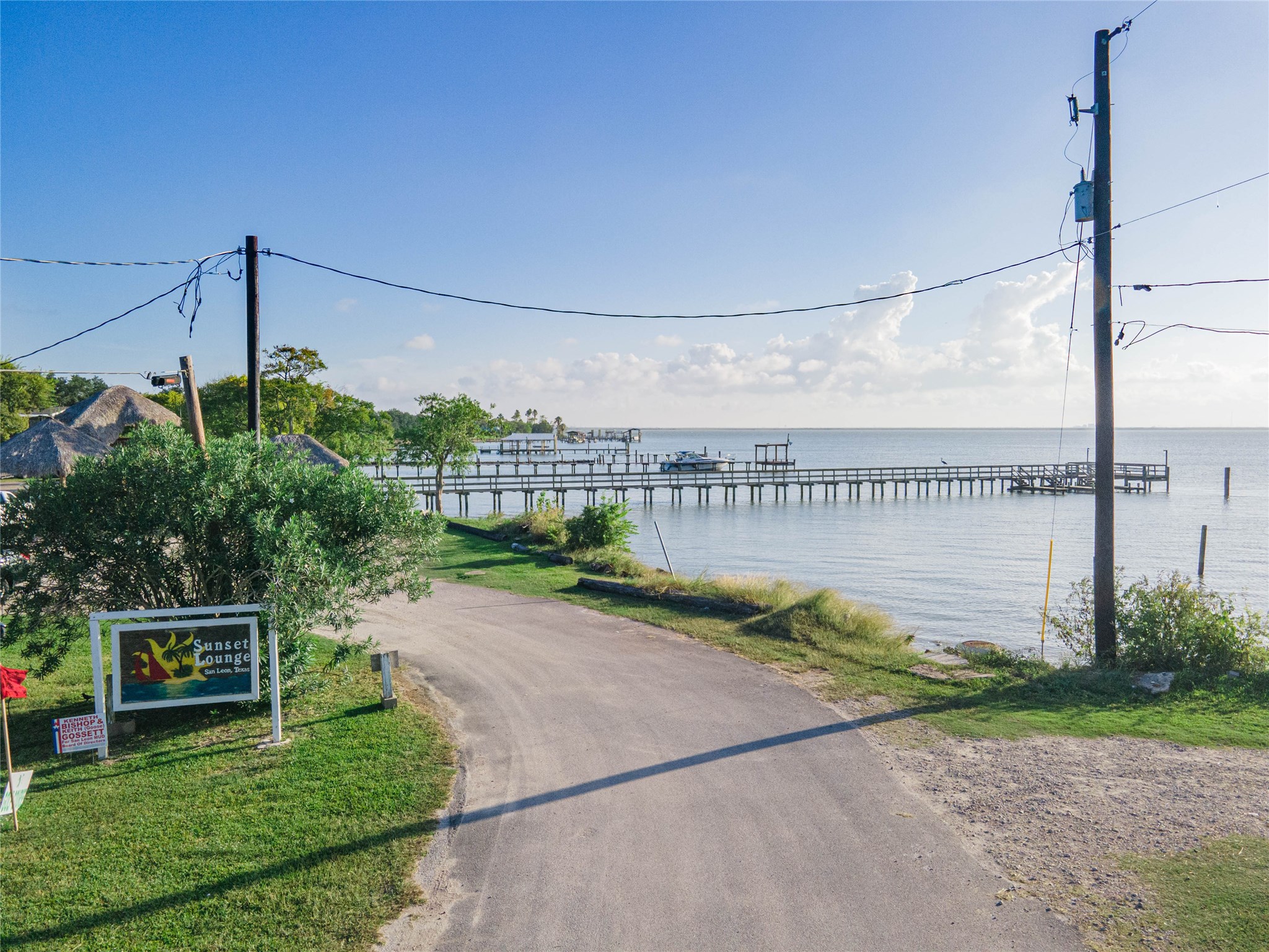 00 12th, San Leon, TX 77539