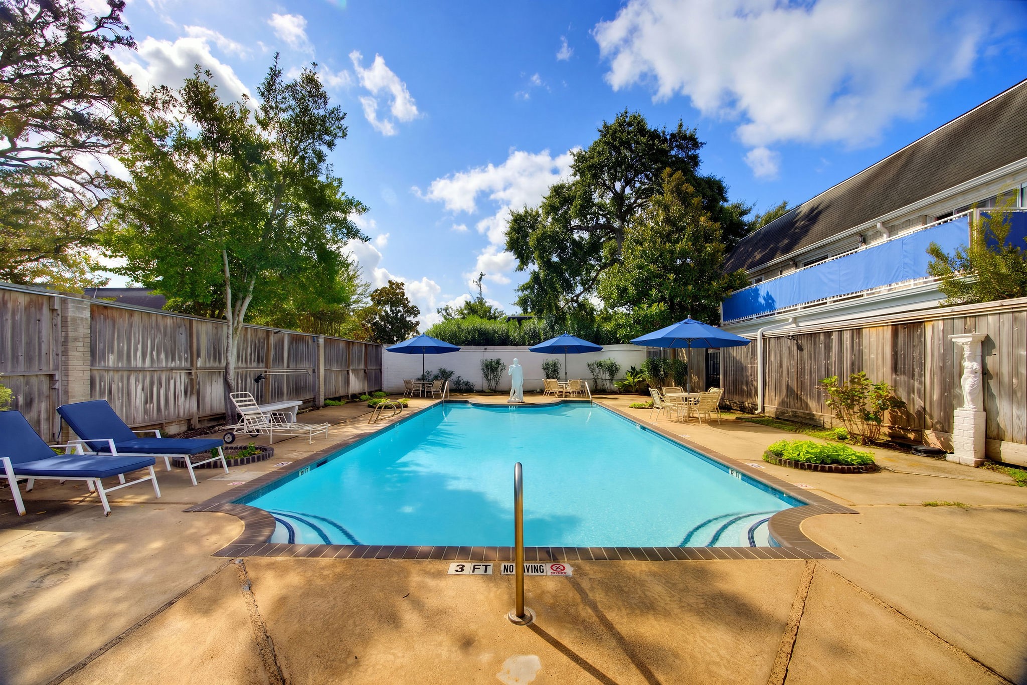 2600 Bellefontaine Street, #B12, Houston, TX 77025