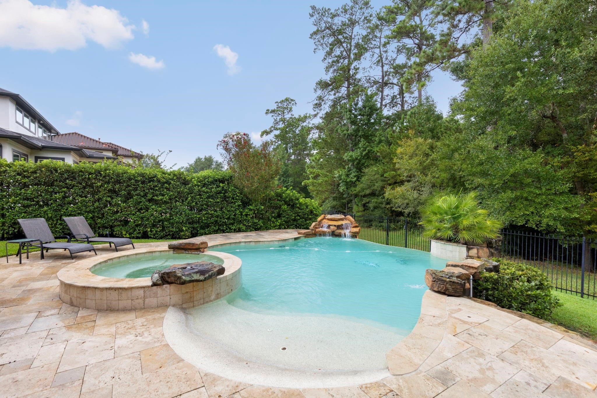 39 Pondera Point Dr, Tomball, TX 77375