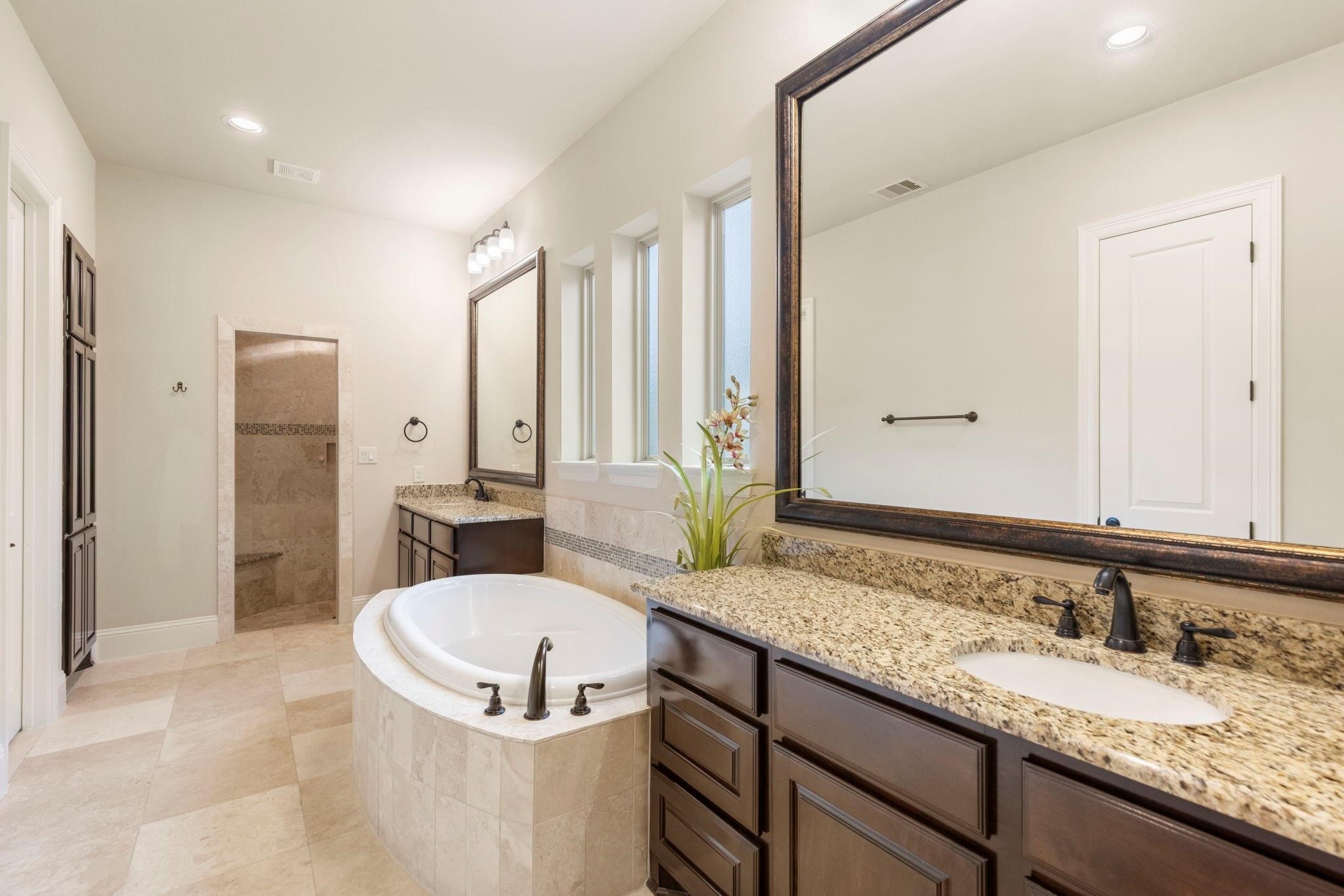 39 Pondera Point Dr, Tomball, TX 77375