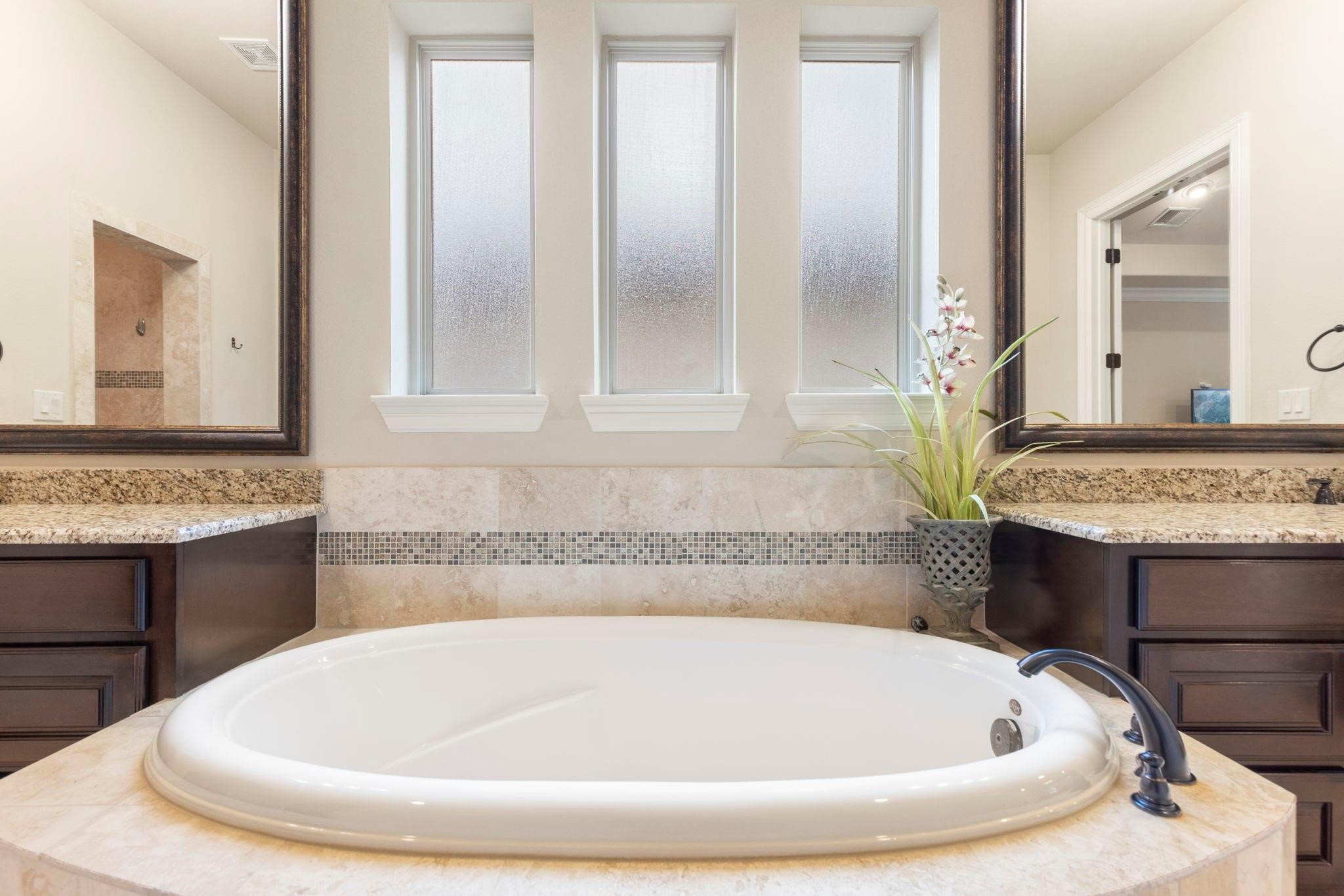 39 Pondera Point Dr, Tomball, TX 77375