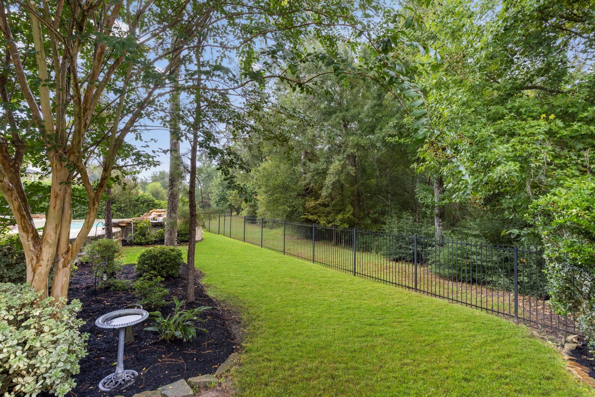39 Pondera Point Dr, Tomball, TX 77375