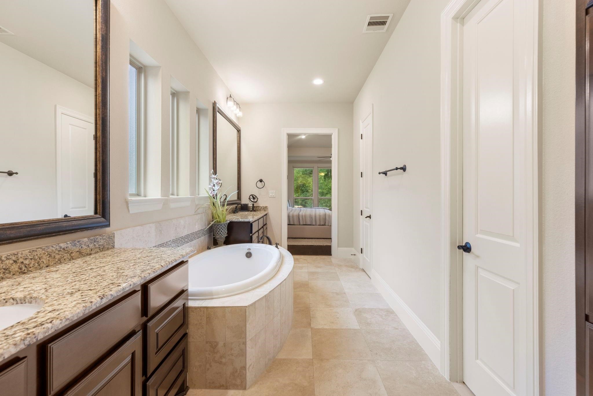 39 Pondera Point Dr, Tomball, TX 77375