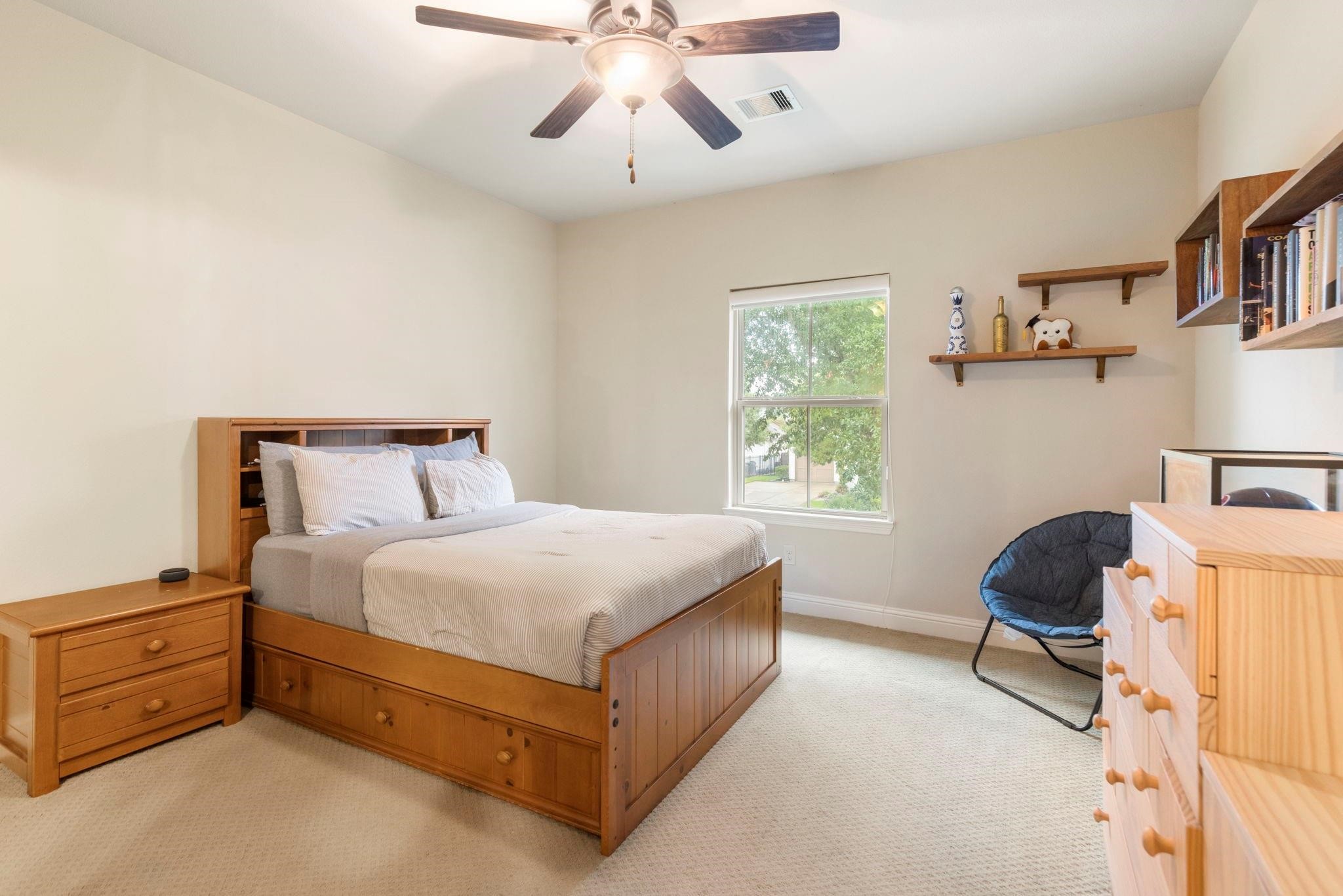 39 Pondera Point Dr, Tomball, TX 77375