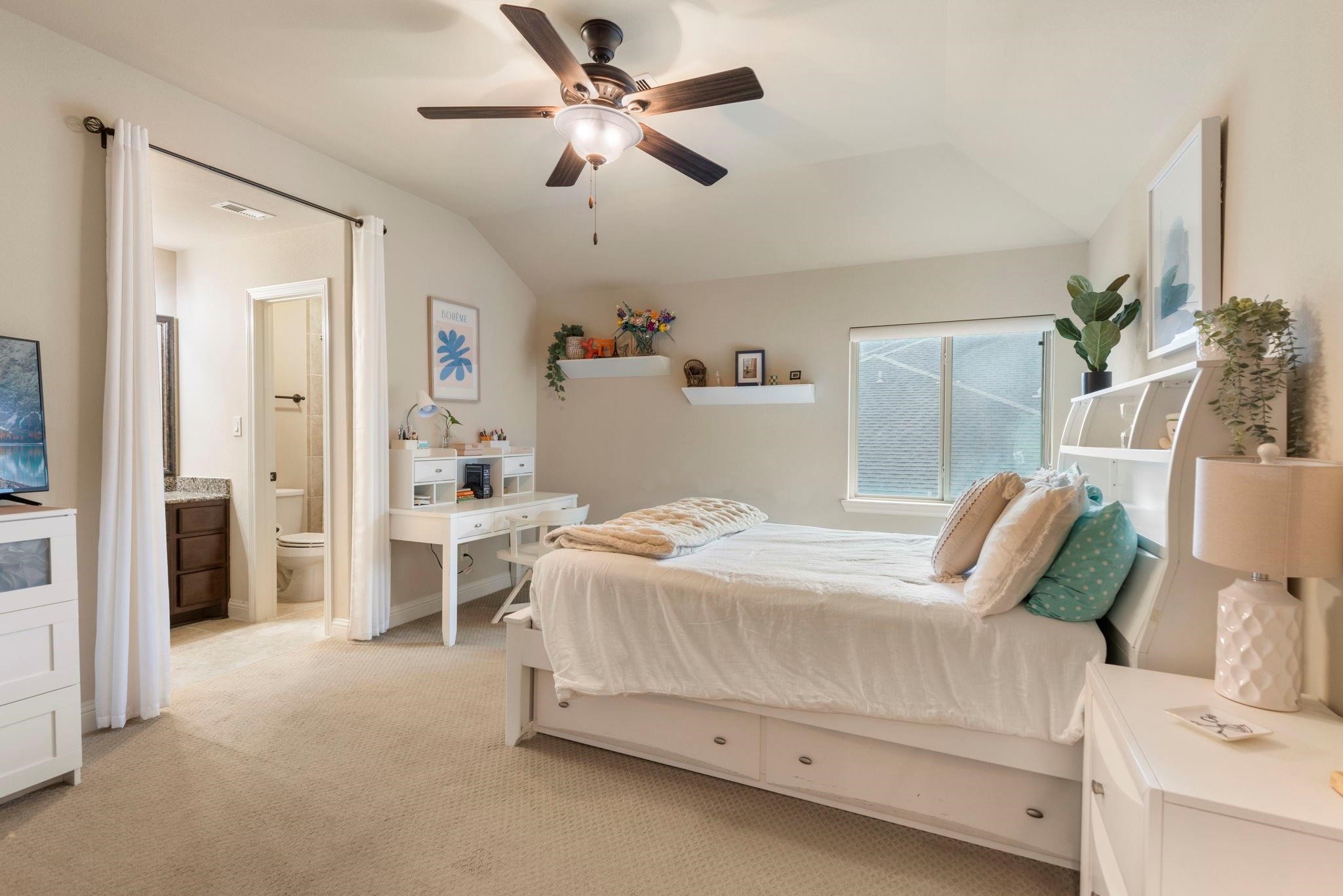39 Pondera Point Dr, Tomball, TX 77375