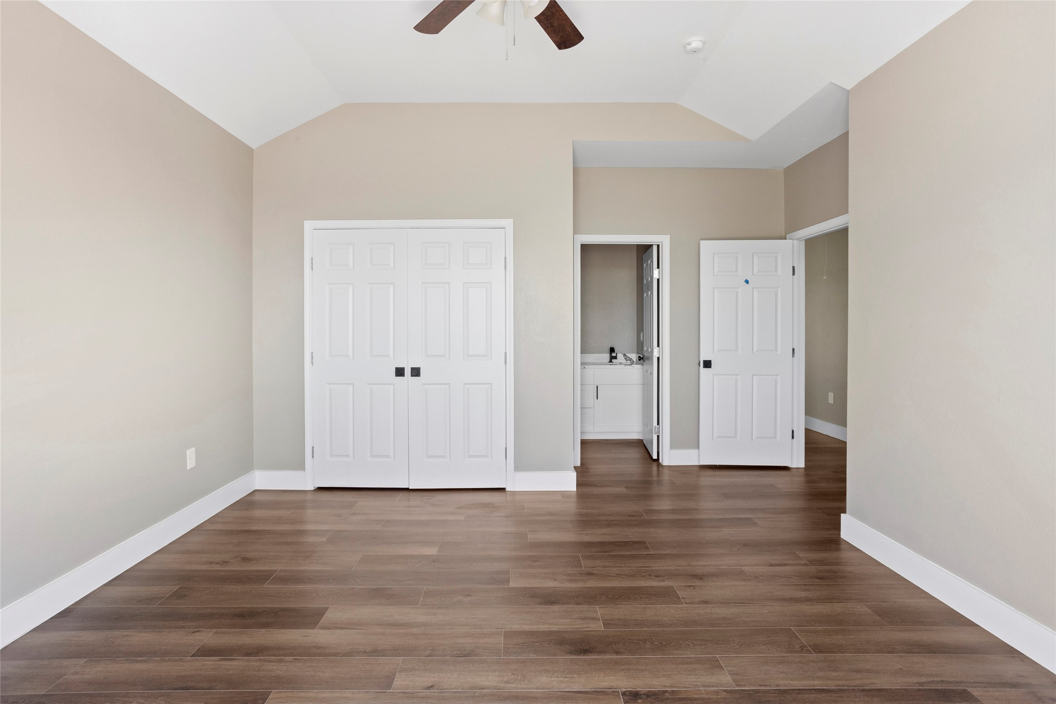 1226 9th St, San Leon, TX 77539
