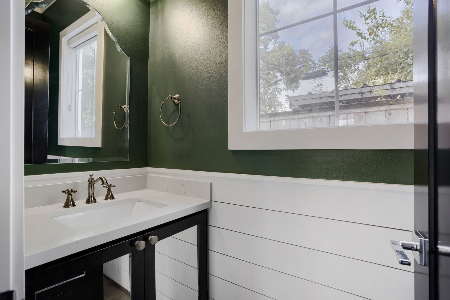 504 W Cottage Street, #B, Houston, TX 77009
