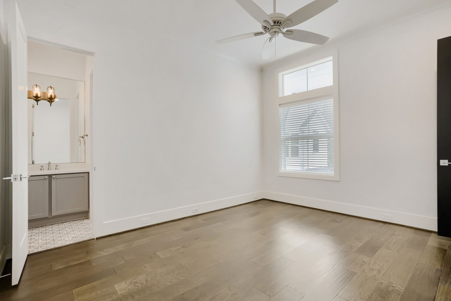 504 W Cottage Street, #B, Houston, TX 77009