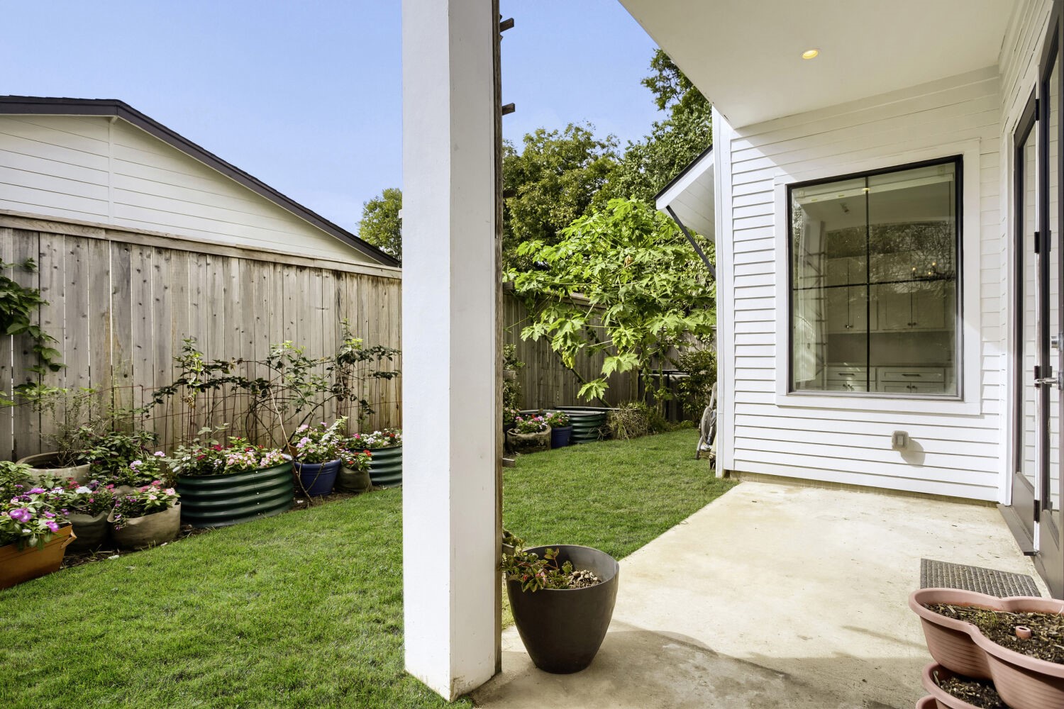 504 W Cottage Street, #B, Houston, TX 77009