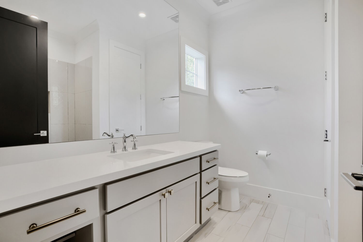 504 W Cottage Street, #B, Houston, TX 77009