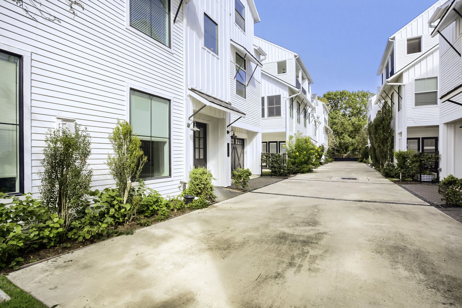 504 W Cottage Street, #B, Houston, TX 77009