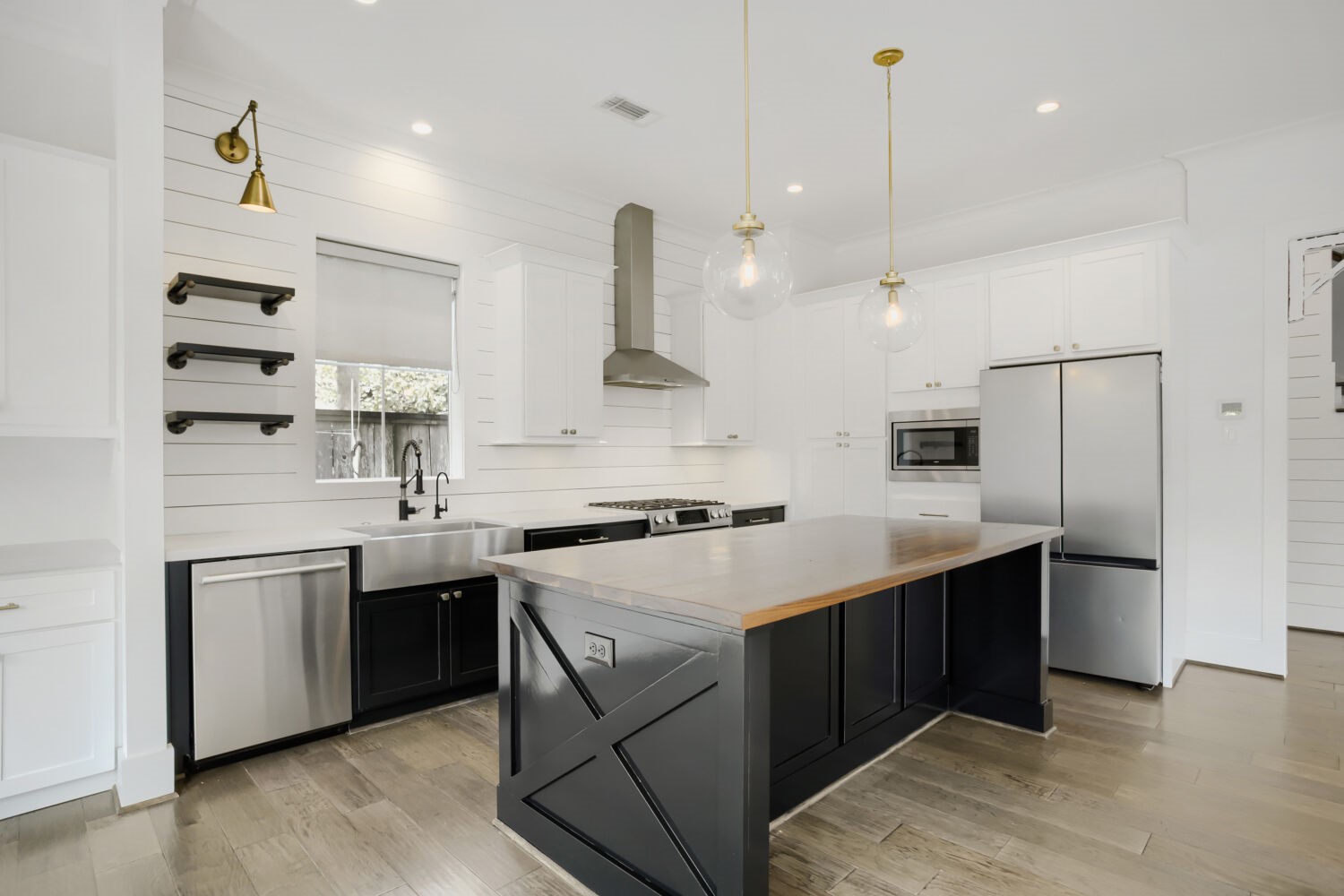 504 W Cottage Street, #B, Houston, TX 77009