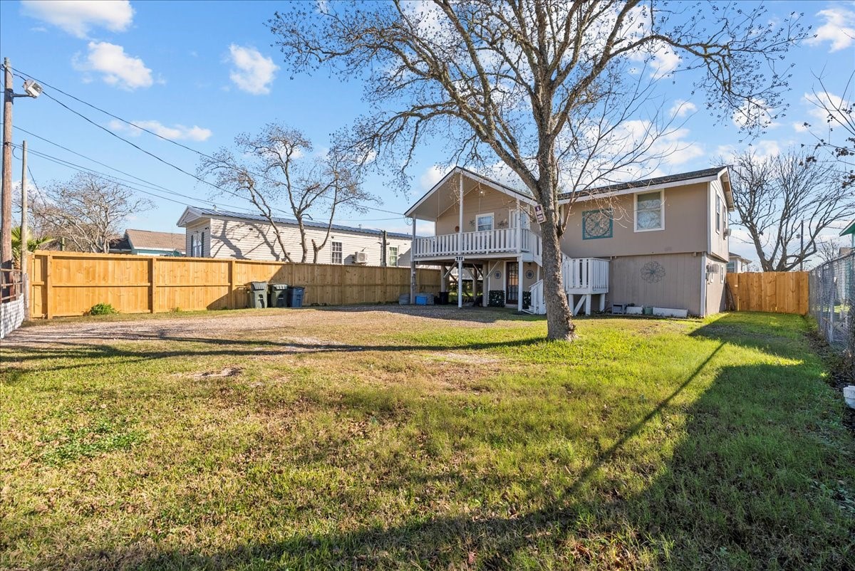 711 10th Street, Dickinson, TX 77539
