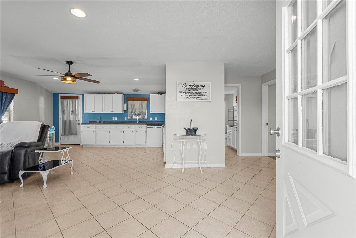 711 10th Street, Dickinson, TX 77539 711 10th Street, Dickinson, TX 77539