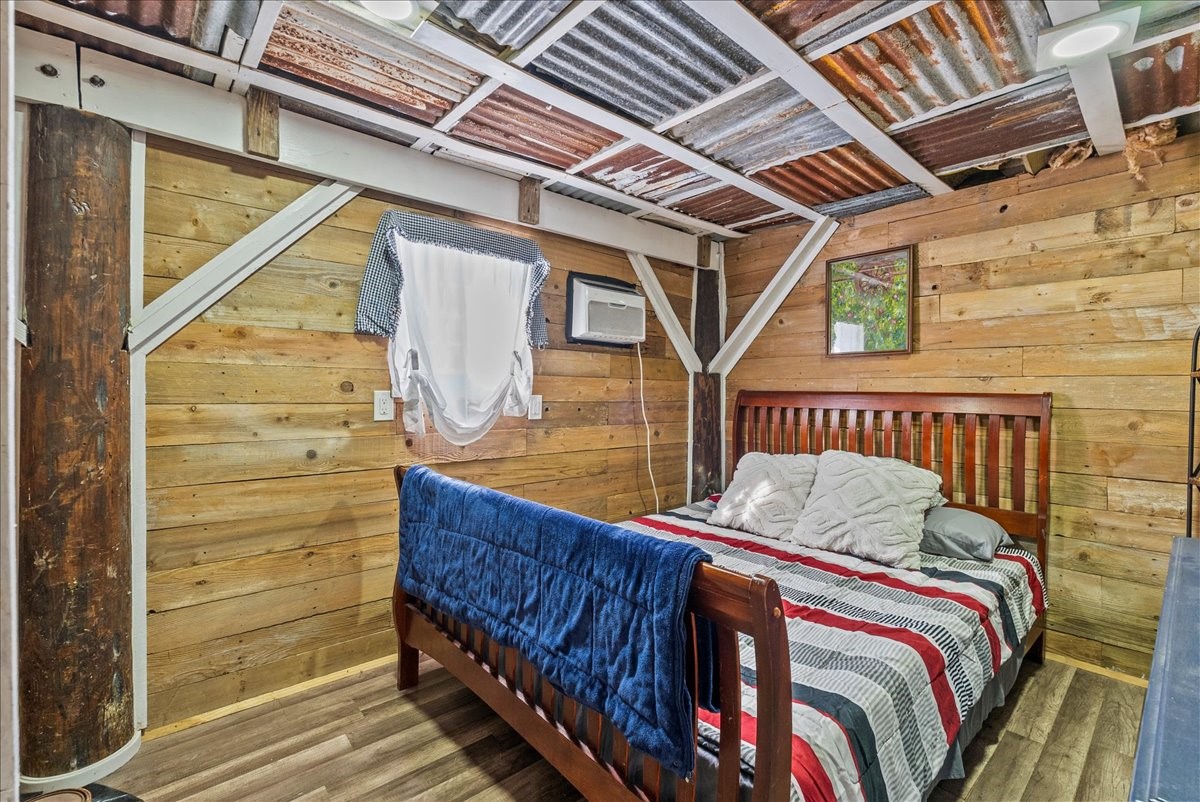 Downstairs bedroom 1