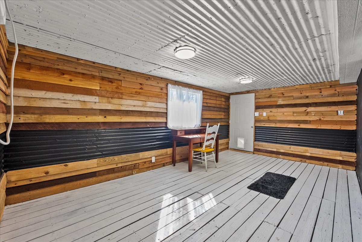Bonus room upstairs