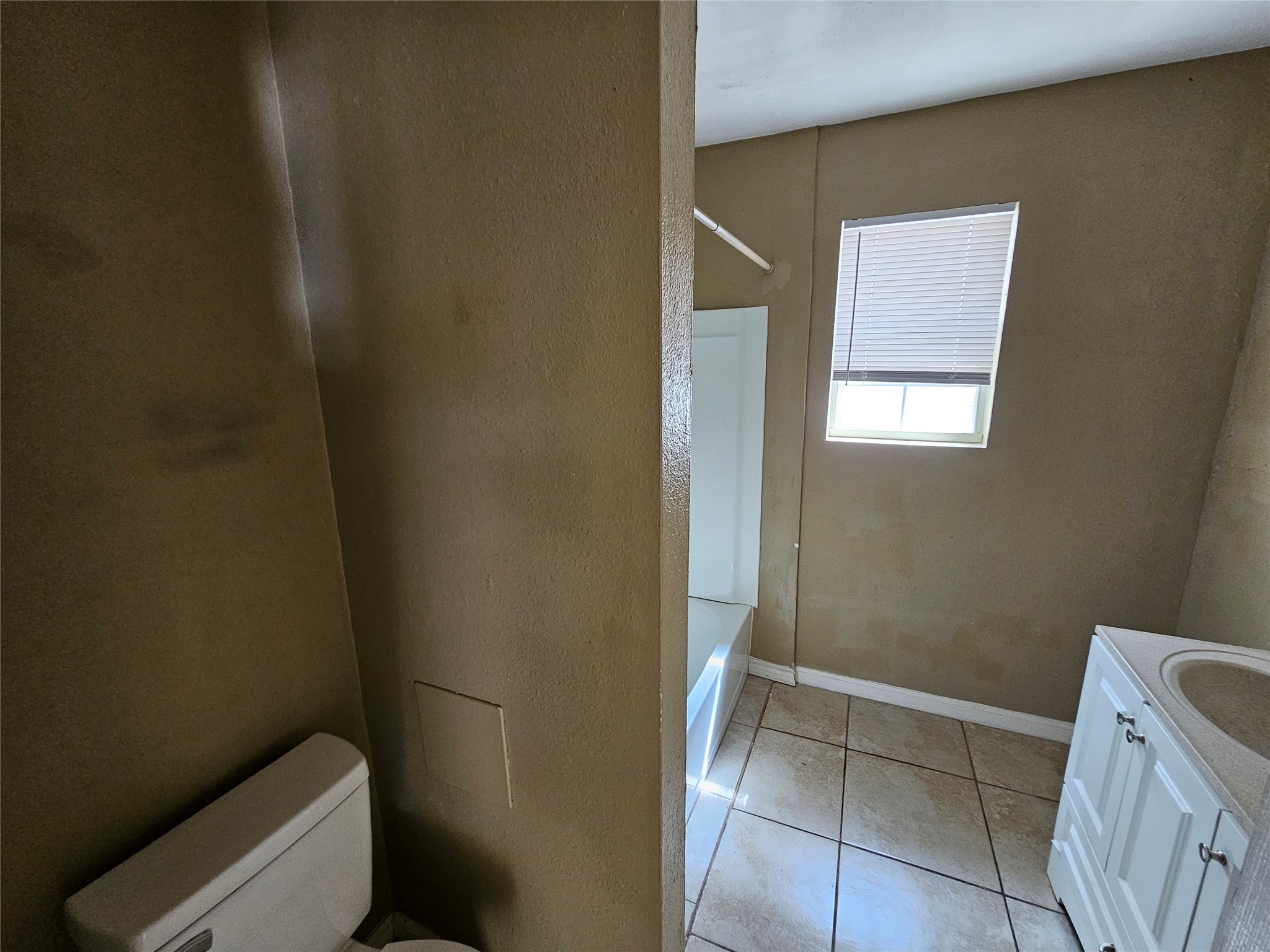 1502 Unit A Bathroom