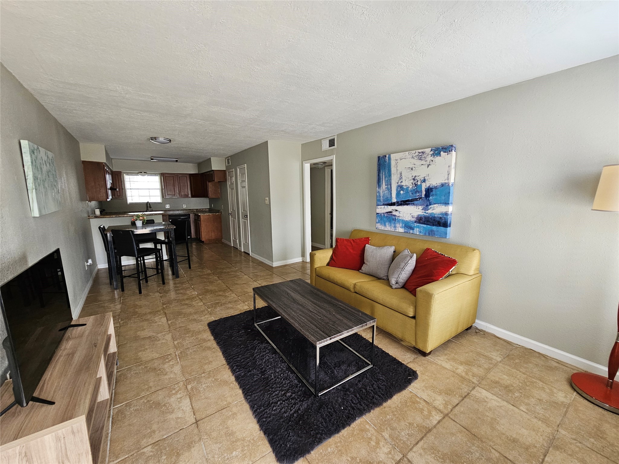 staged unit same floor plan