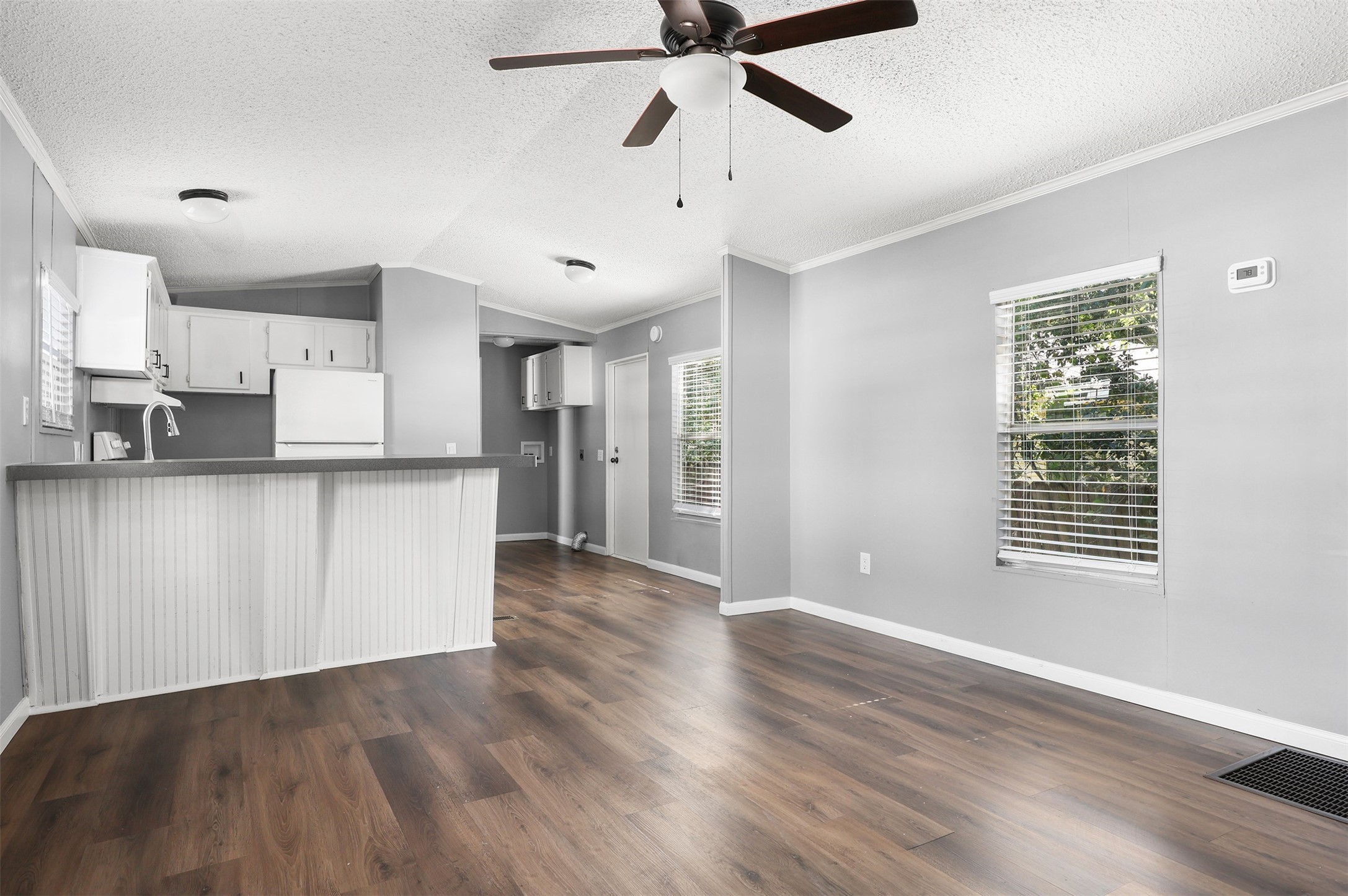 2222 N Austin Avenue, #5, Pearland, TX 77581 2222 N Austin Avenue, #5, Pearland, TX 77581