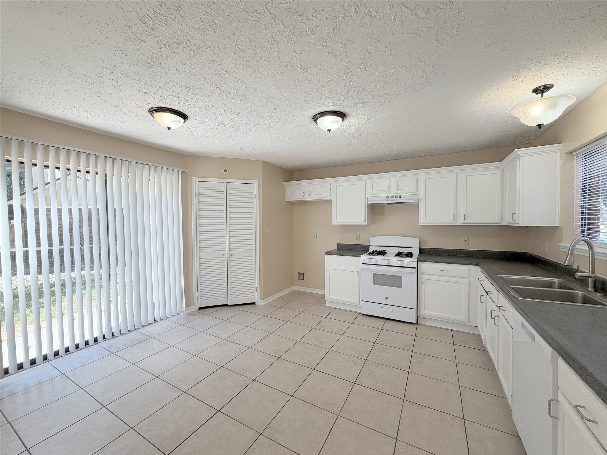 7703 Valera Lane, Houston, TX 77083