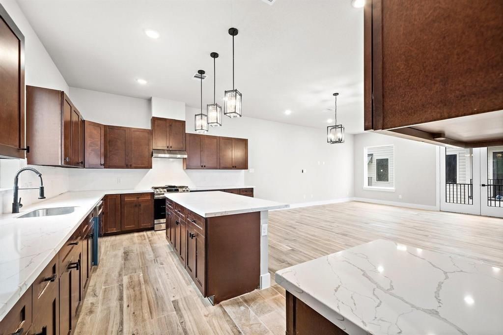 228 W 28th Street, Houston, TX 77008