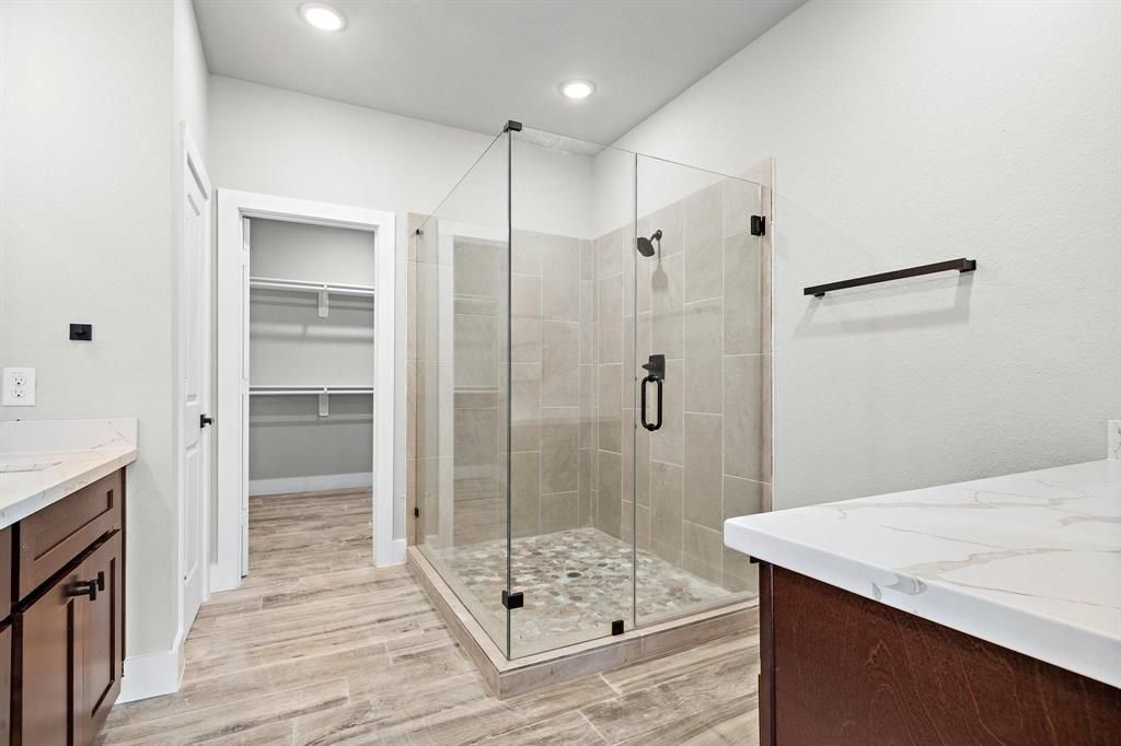 228 W 28th Street, Houston, TX 77008