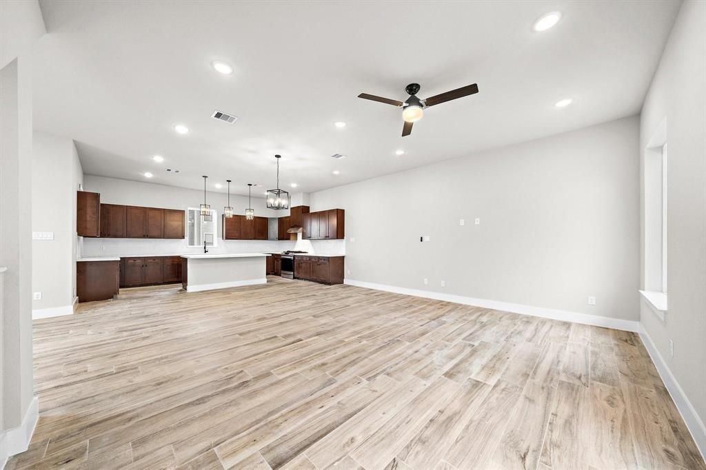 228 W 28th Street, Houston, TX 77008