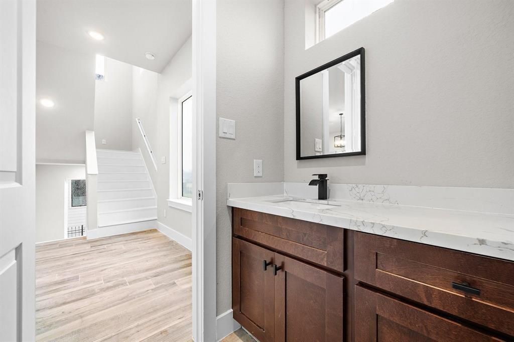 228 W 28th Street, Houston, TX 77008