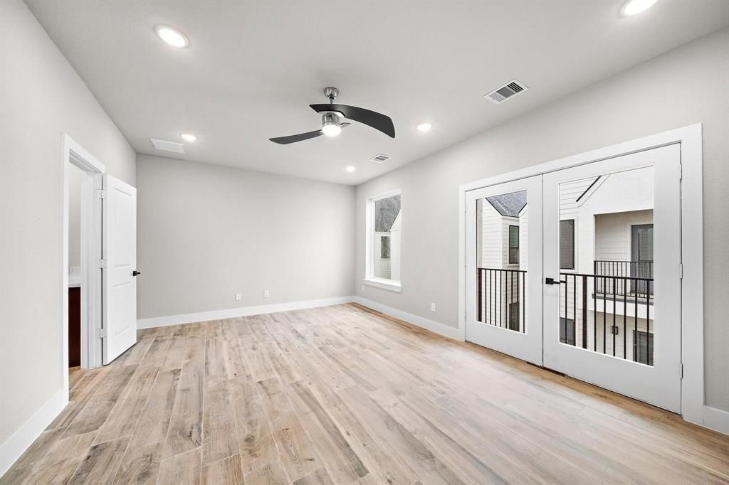 228 W 28th Street, Houston, TX 77008