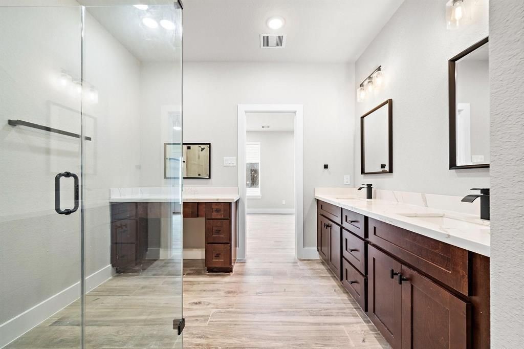 228 W 28th Street, Houston, TX 77008