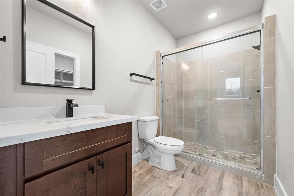 228 W 28th Street, Houston, TX 77008