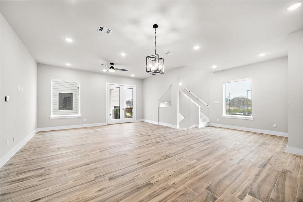 228 W 28th Street, Houston, TX 77008