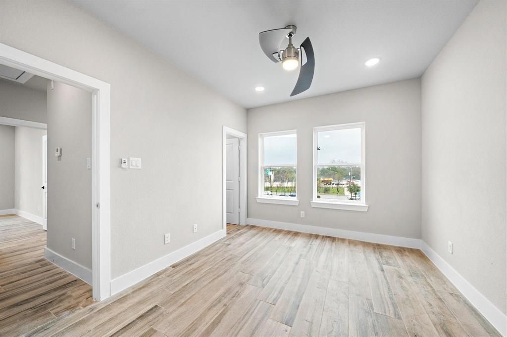 228 W 28th Street, Houston, TX 77008