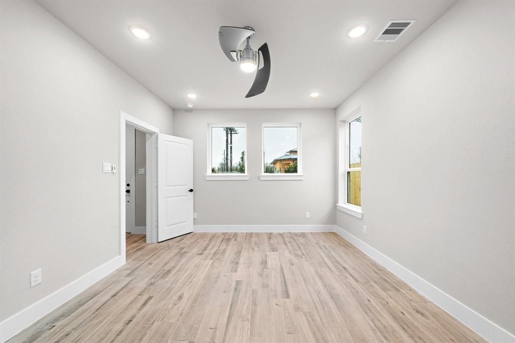 228 W 28th Street, Houston, TX 77008