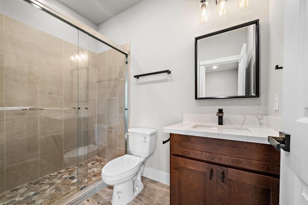 228 W 28th Street, Houston, TX 77008