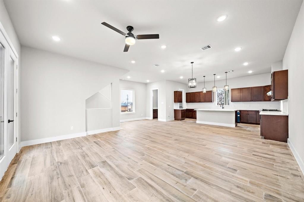 228 W 28th Street, Houston, TX 77008