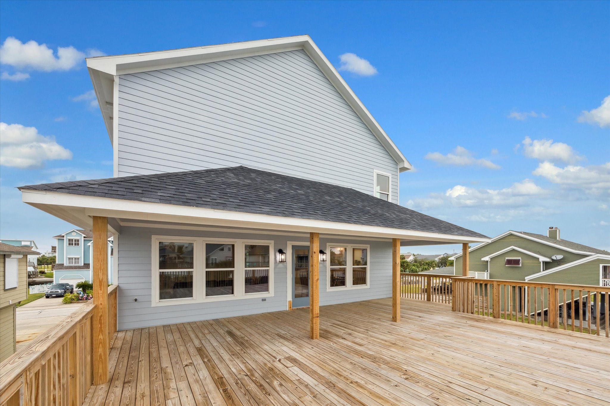 230 Bora Bora Drive, Tiki Island, TX 77554