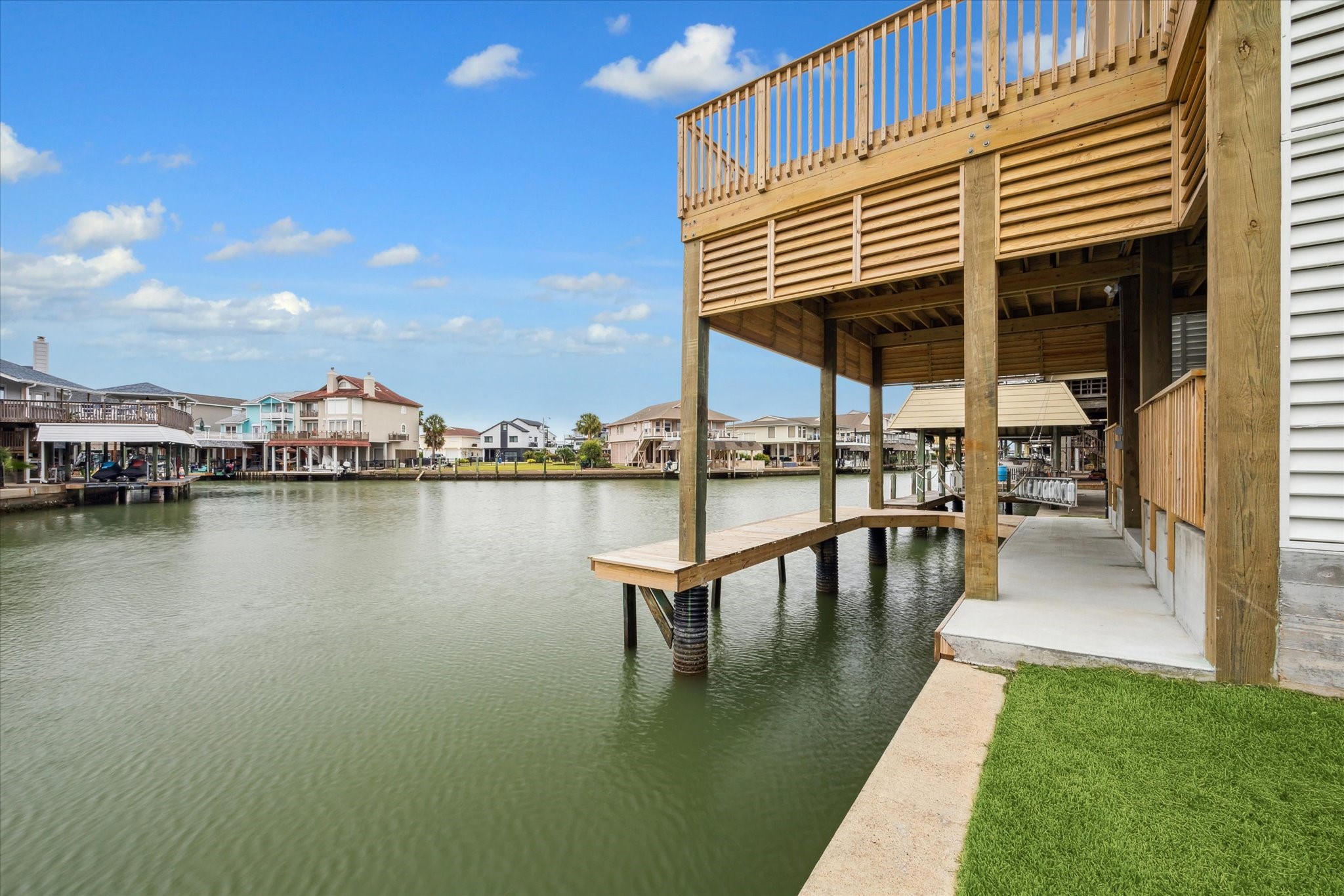 230 Bora Bora Drive, Tiki Island, TX 77554