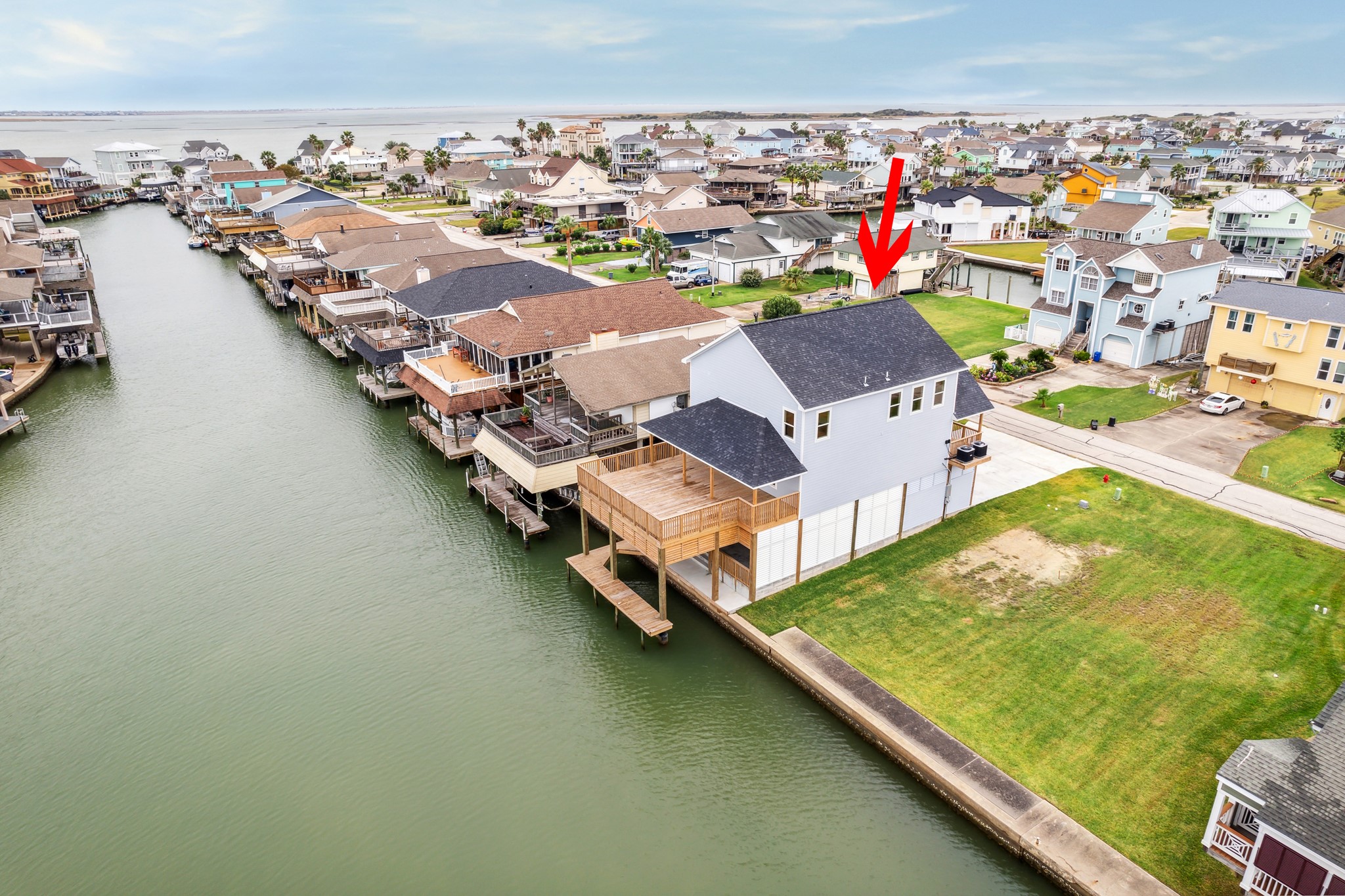 230 Bora Bora Drive, Tiki Island, TX 77554